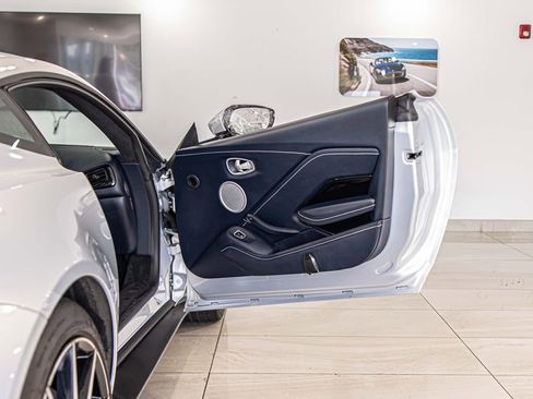 Used 2020 Aston Martin V8 Vantage Coupe RWD image 30