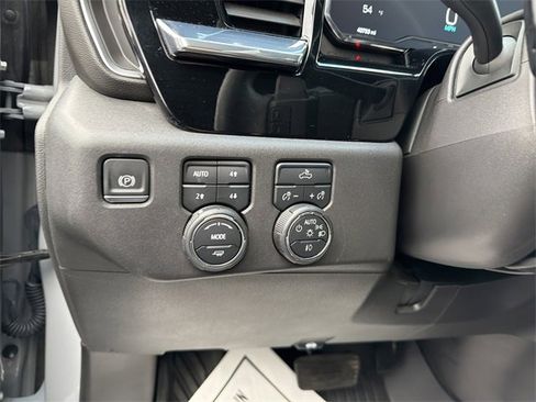 Used 2024 Chevrolet Silverado 1500 LT Trail Boss w/ Convenience Package II image 17