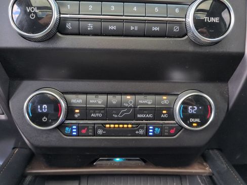 Used 2019 Ford Expedition Max Platinum AWD/4WD image 28