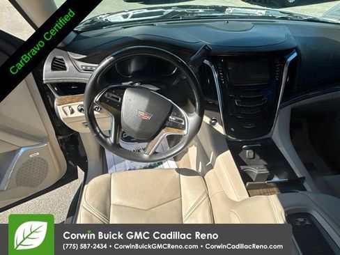 Used 2020 Cadillac Escalade Premium Luxury AWD/4WD image 32