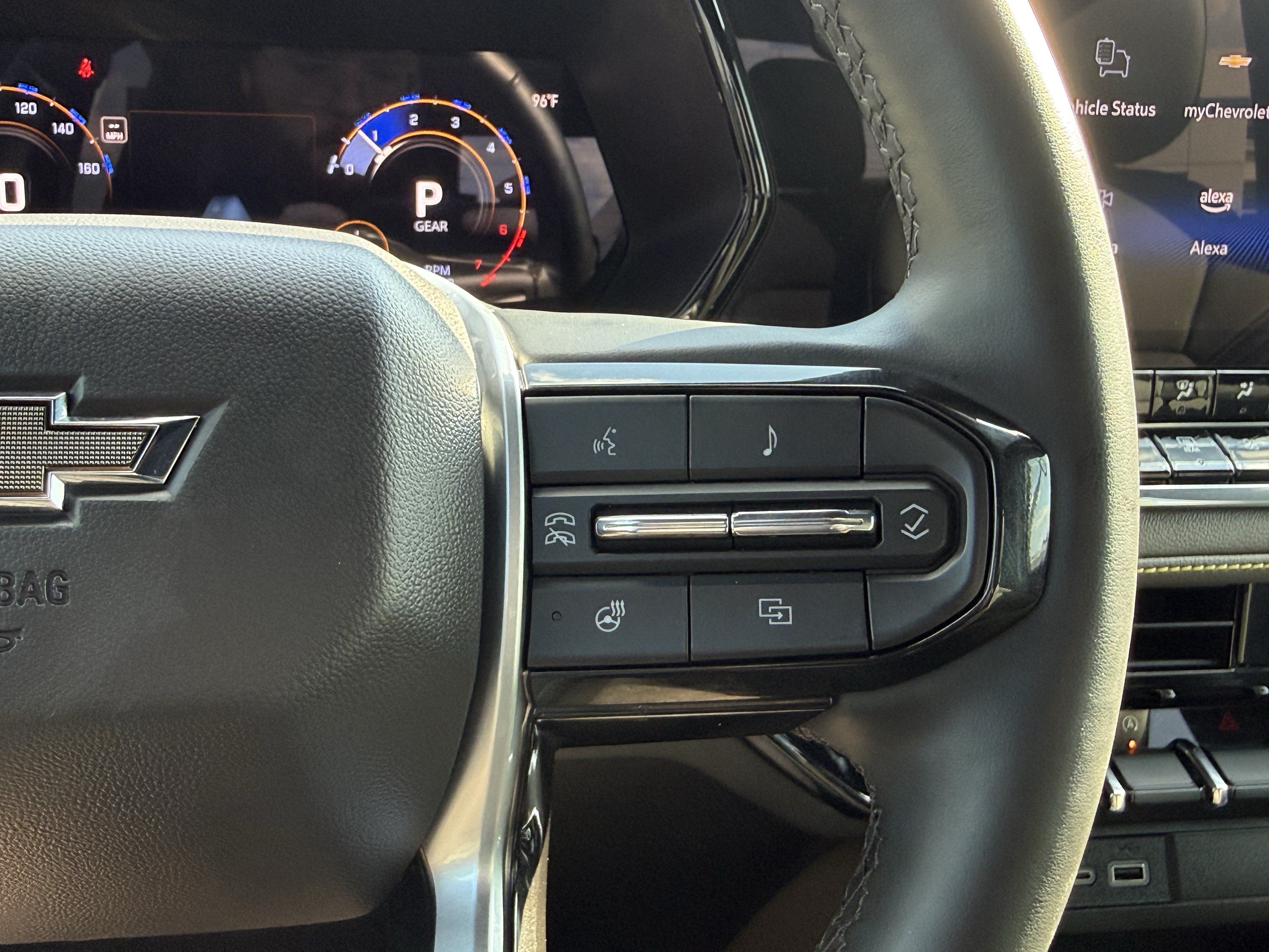 Used 2025 Chevrolet Colorado ZR2 w/ Technology Package AWD/4WD image 18