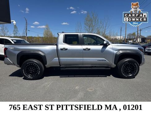 Used 2025 Toyota Tacoma TRD Off-Road w/ TRD Off Road Upgrade Package AWD/4WD image 8