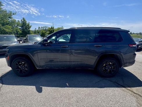 Used 2024 Jeep Grand Cherokee L Laredo AWD/4WD image 2
