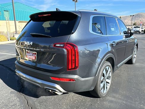 Used 2022 Kia Telluride S image 3