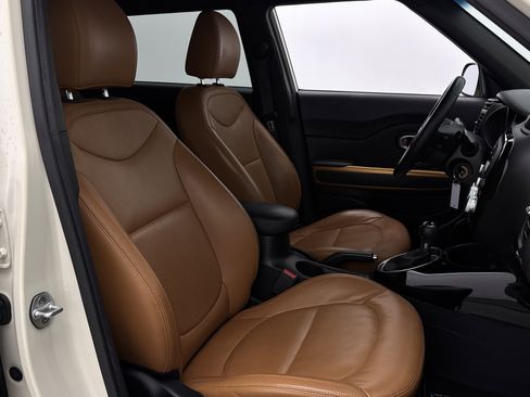 Used 2016 Kia Soul ! w/ Umber Package 1 image 33