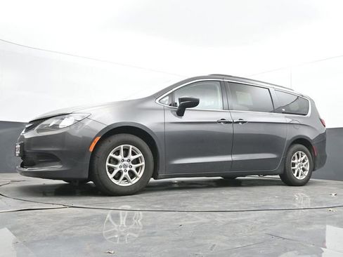 Used 2021 Chrysler Voyager Lxi FWD image 23