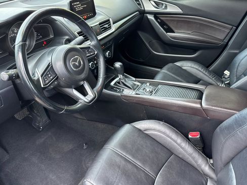 Used 2017 MAZDA MAZDA3 Touring FWD image 4
