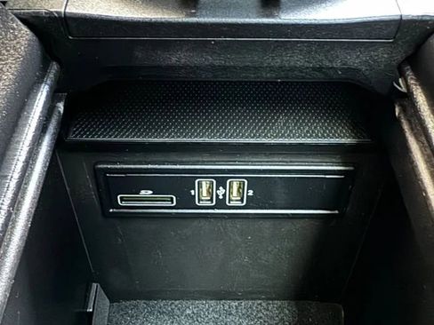 Used 2018 Mercedes-Benz GLC 300 4MATIC image 38