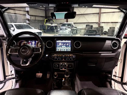 Used 2020 Jeep Gladiator Overland image 28