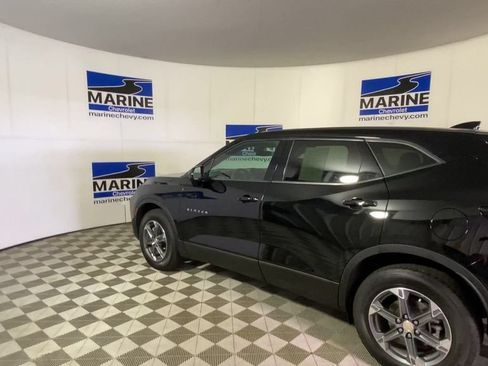 Used 2025 Chevrolet Blazer LT FWD image 8