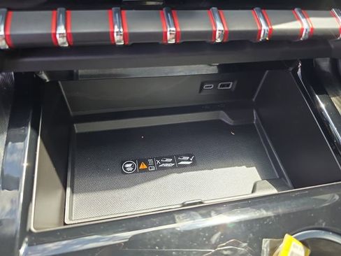 Certified 2025 GMC Yukon XL AT4 AWD/4WD image 23