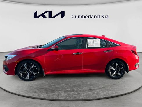 Used 2017 Honda Civic Touring image 2