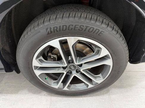 Certified 2025 Audi Q5 Premium w/ Convenience Package AWD/4WD image 5