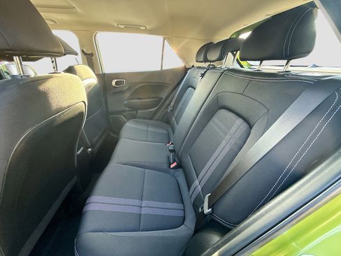 Used 2023 Hyundai Venue SEL image 17