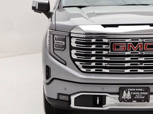 Used 2023 GMC Sierra 1500 Denali w/ Denali Reserve Package AWD/4WD image 5
