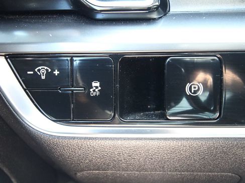 Used 2024 Kia Sportage EX FWD image 21