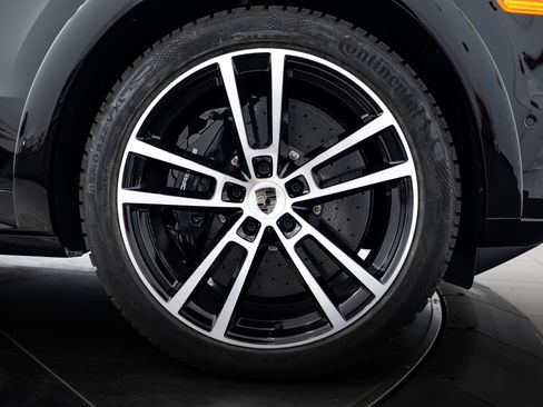 New 2026 Porsche Cayenne Turbo image 11