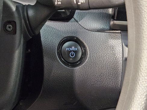 Used 2025 Toyota Camry LE FWD image 33
