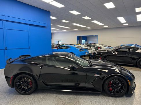 Used 2019 Chevrolet Corvette Z06 RWD image 6