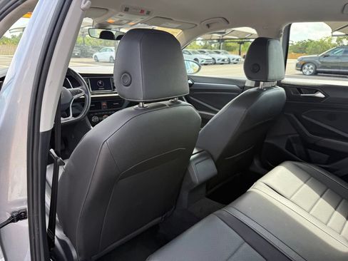 Used 2024 Volkswagen Jetta SE FWD image 23