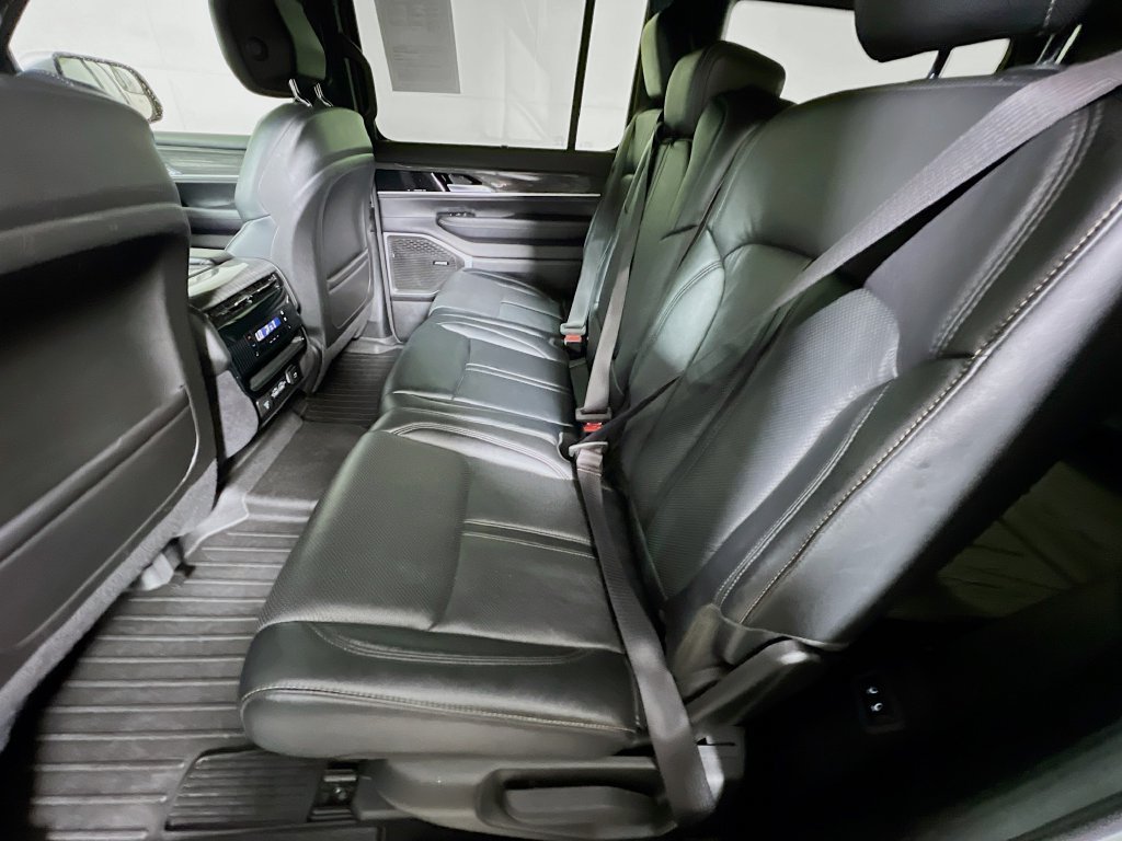 Used 2022 Jeep Wagoneer Series III w/ Convenience Group I AWD/4WD image 20