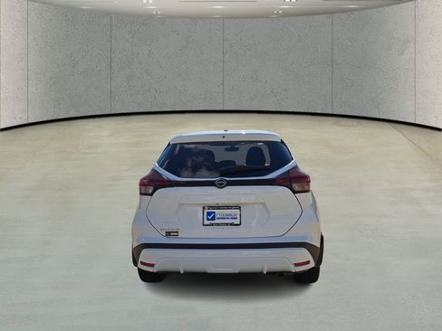 Used 2023 Nissan Kicks S image 6