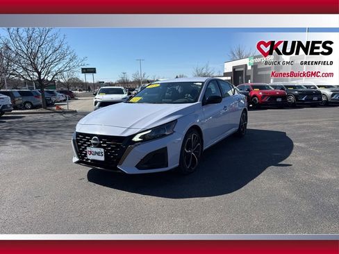 Used 2025 Nissan Altima 2.5 SR image 10