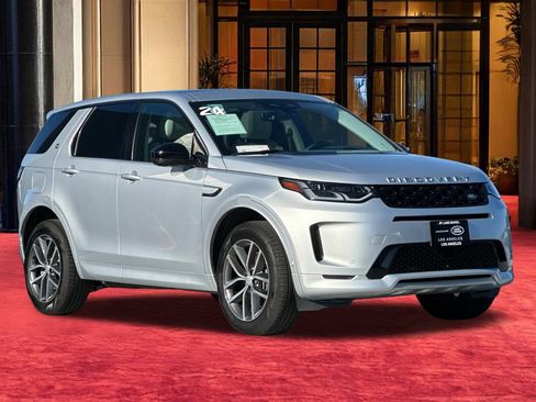 Used 2024 Land Rover Discovery Sport S image 8