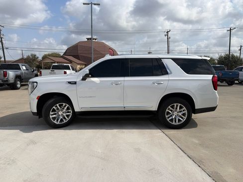 Used 2023 GMC Yukon SLT RWD image 4