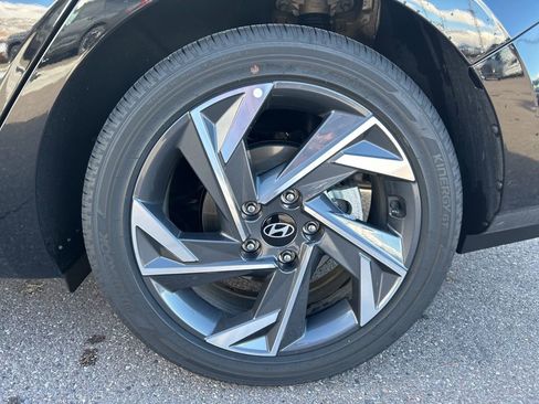 Used 2025 Hyundai Elantra SEL w/ Cargo Package image 9