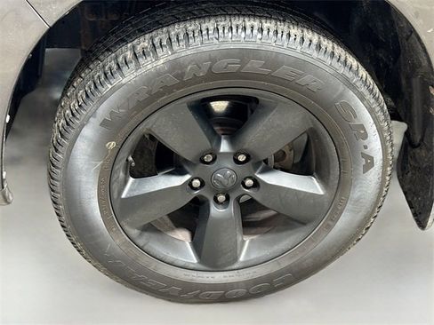 Used 2019 RAM 1500 Express w/ Wheel & Sound Group image 27