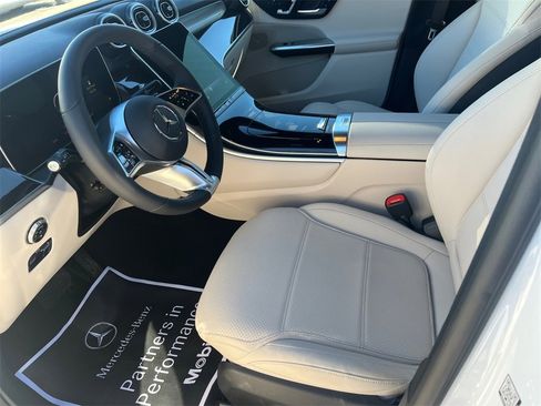 Certified 2025 Mercedes-Benz GLC 350e 4MATIC image 8