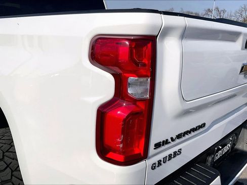 Used 2022 Chevrolet Silverado 1500 Custom image 40