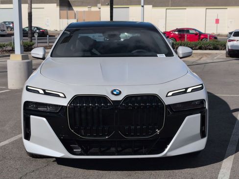New 2026 BMW 740i image 3