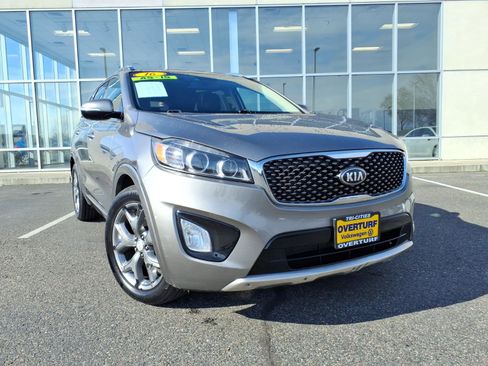 Used 2016 Kia Sorento SX image 1
