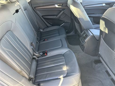 Used 2022 Audi Q5 2.0T Premium image 10