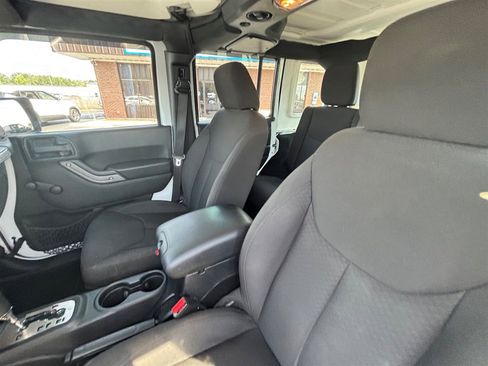 Used 2015 Jeep Wrangler Unlimited Sport w/ Connectivity Group AWD/4WD image 13