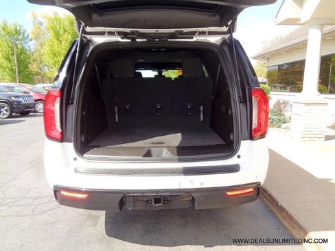 Used 2021 GMC Yukon XL SLE w/ Gmc Pro Safety Plus Package AWD/4WD image 22