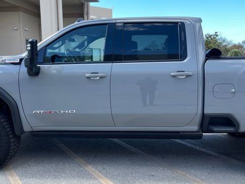 Used 2025 GMC Sierra 2500 AT4X image 4