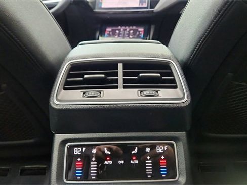 Used 2024 Audi Q8 e-tron Premium image 53