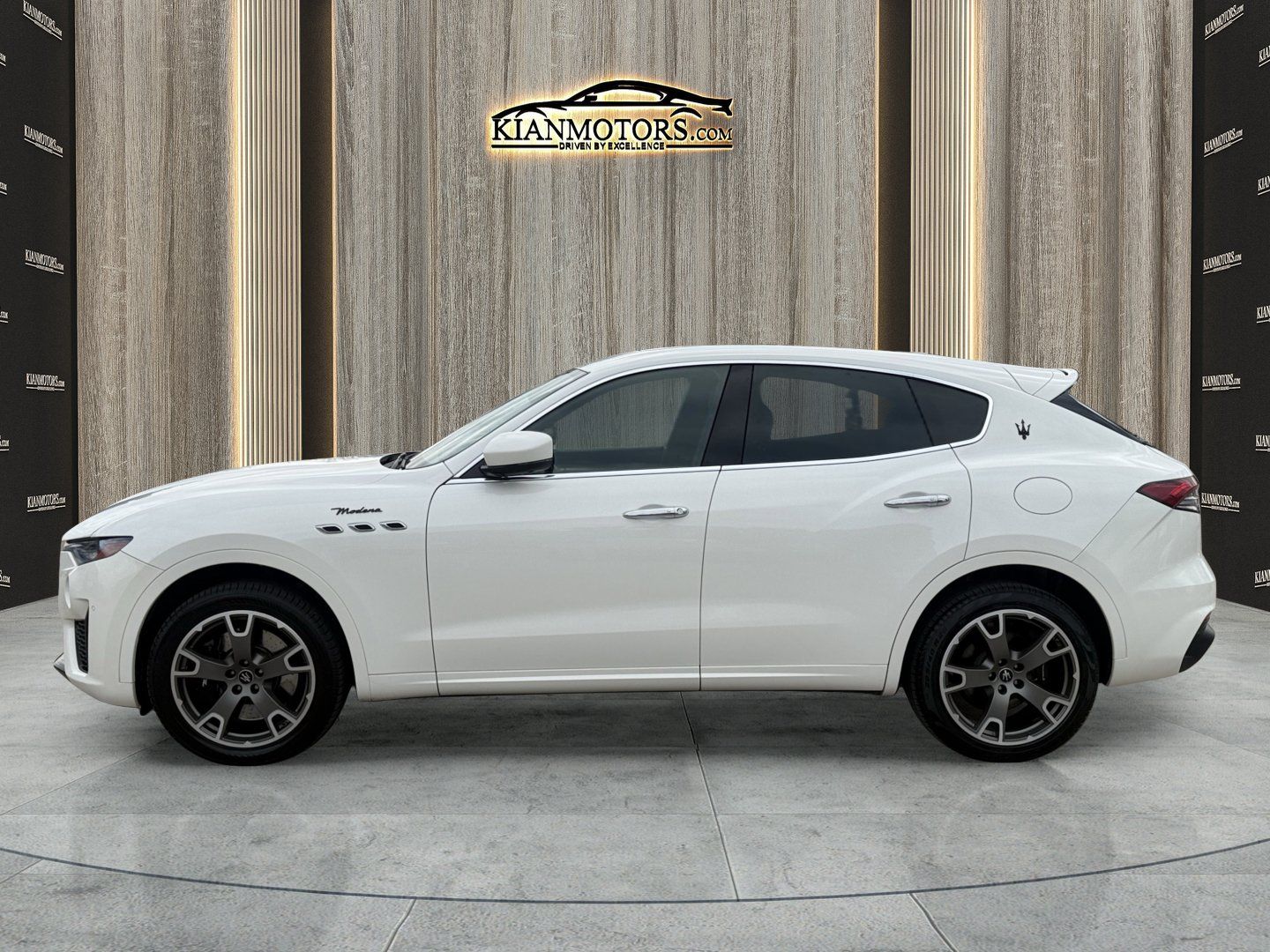 Used 2023 Maserati Levante Modena AWD/4WD image 4
