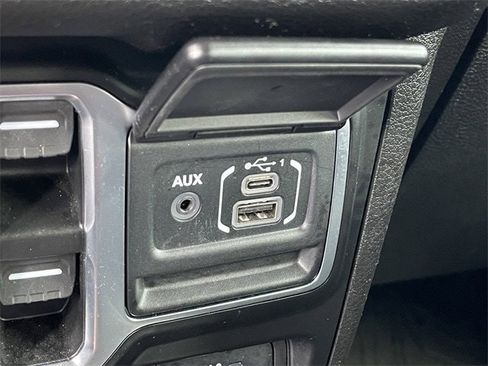 Used 2025 Jeep Wrangler Willys image 19