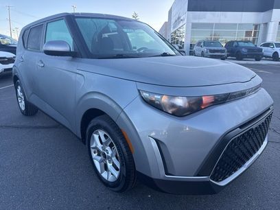 Used 2023 Kia Soul LX w/ LX Technology Package