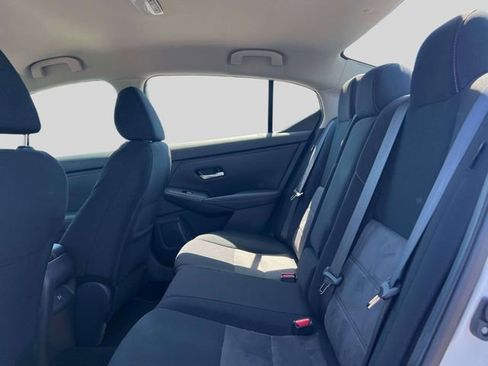 Used 2023 Nissan Sentra SR FWD image 9
