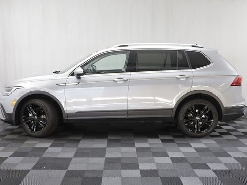 Used 2022 Volkswagen Tiguan SE AWD/4WD image 4