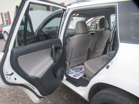 Used 2012 Toyota RAV4 4WD image 28