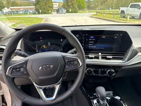 New 2026 Chevrolet Trax ACTIV FWD image 44