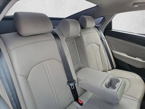 Used 2018 Hyundai Sonata Limited image 12
