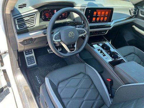 New 2026 Volkswagen Atlas Peak Edition image 12