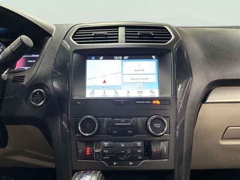 Used 2018 Ford Explorer XLT w/ Equipment Group 202A image 25